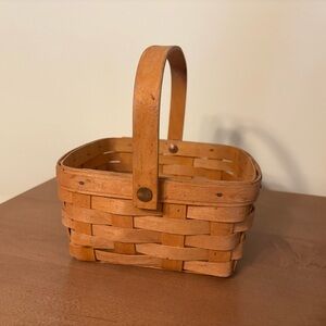 Longaberger 2000 Medium Berry Basket with Swing Handle. Basket Only!!!